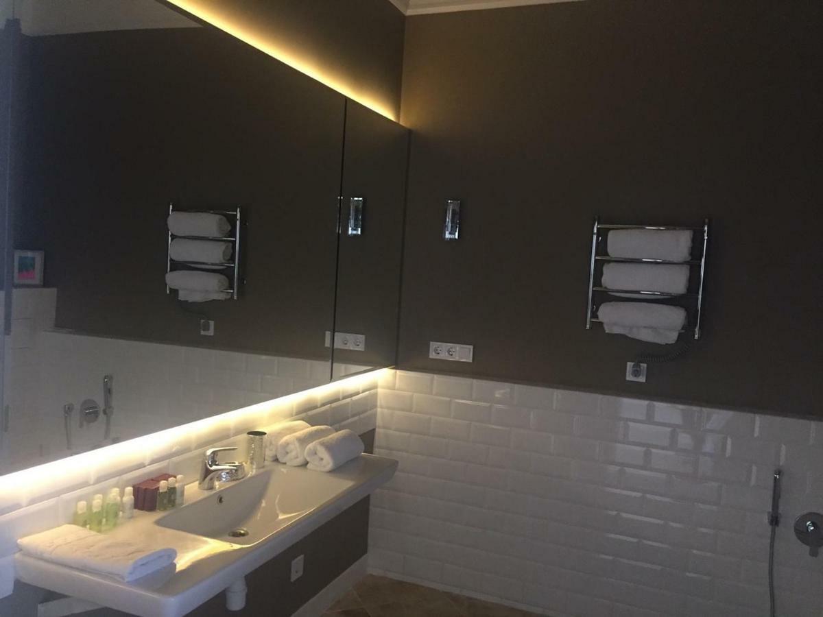 Apart Hotel Greenwood Near Sea Одеса Екстериор снимка